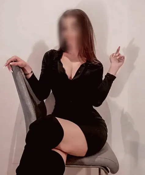 Amira, 31