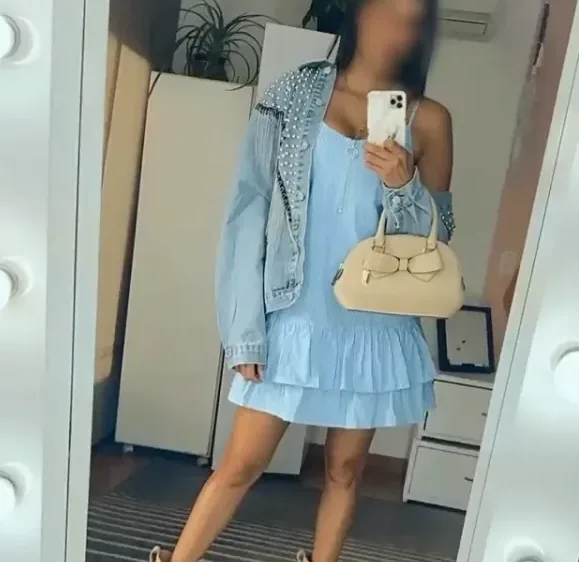 Andrea, 40