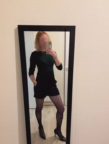 Cara, 25
