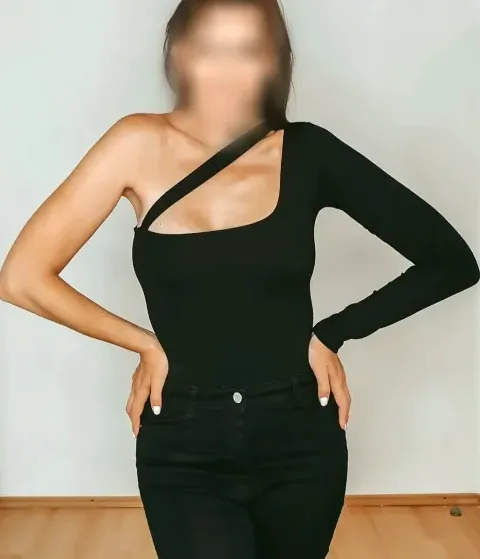 Jacqueline, 37