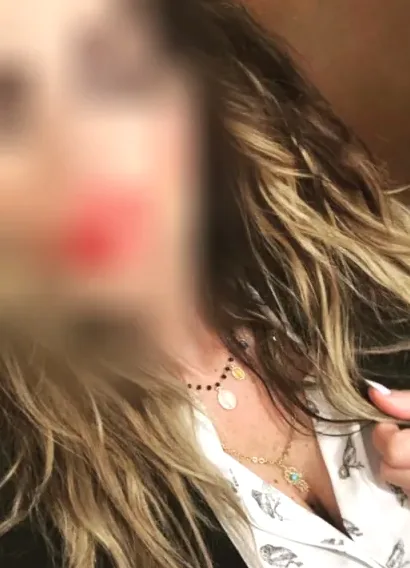 Julia, 28