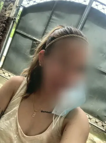 Laura, 37