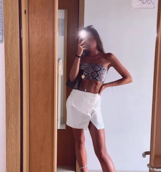 Lena, 27