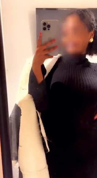 Lena, 25