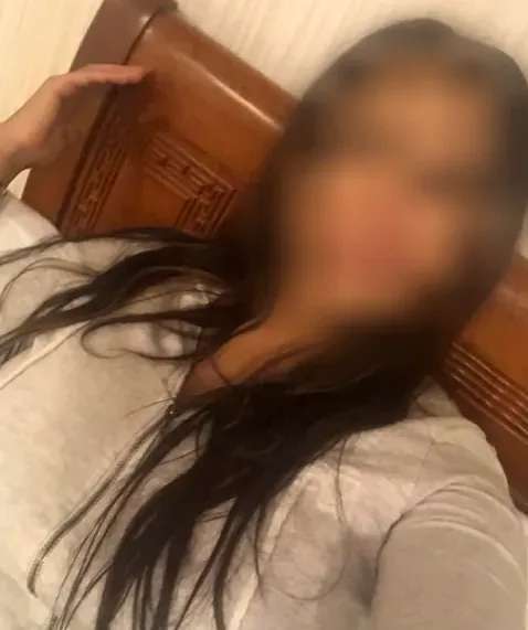 Lilly, 31