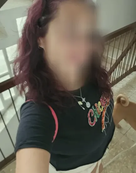 Lilly, 33