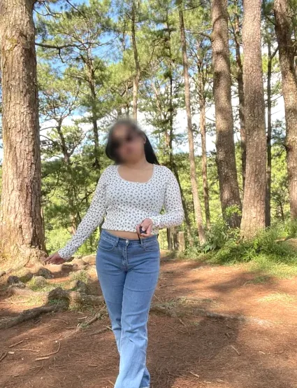 Nadine, 28