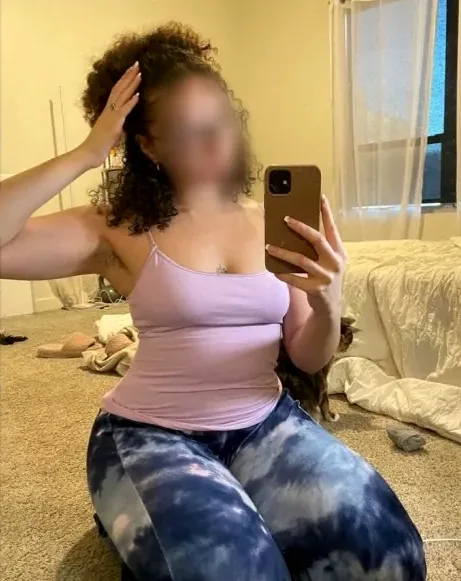 Nadine, 32