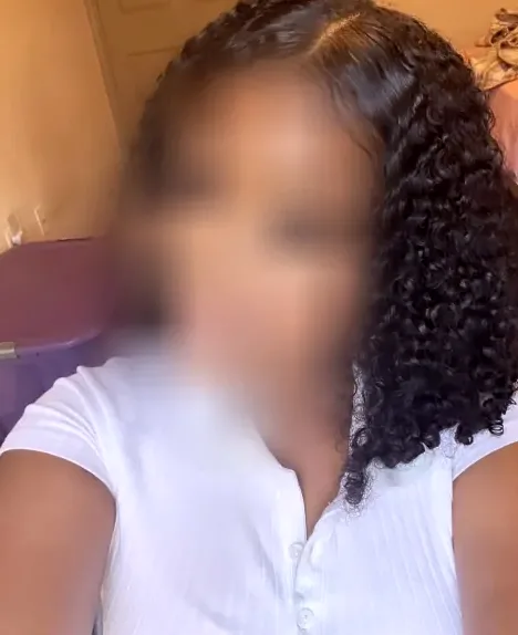 Sophie, 20