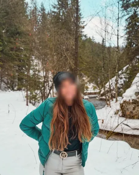 Stefanie, 27