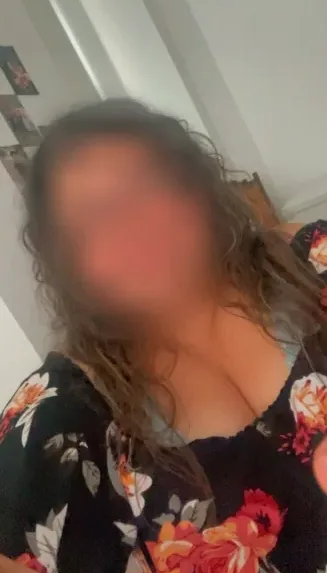 Wiebke, 33