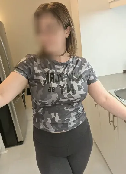 Yasmin, 29
