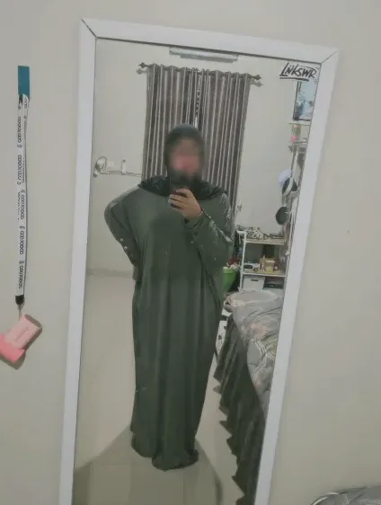 Yasmin, 26
