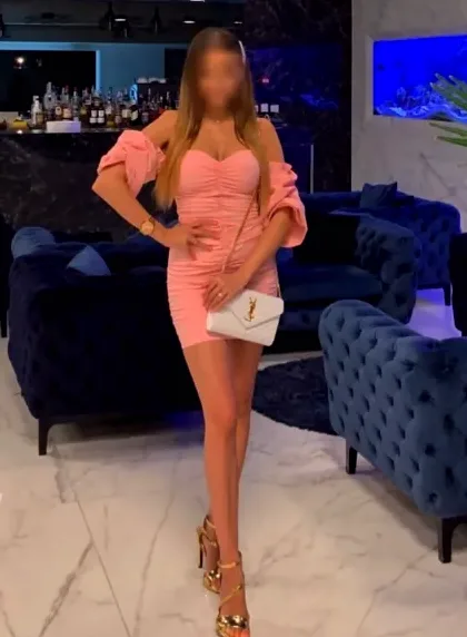 Yvonne, 25
